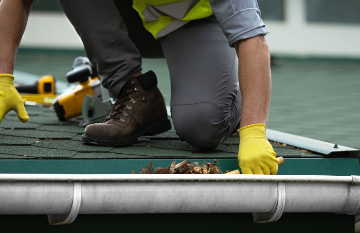 Commercial Gutter Cleaning Chicago IL