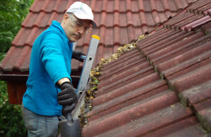 How Clogged Gutters Can Damage Your Roof in Chicago