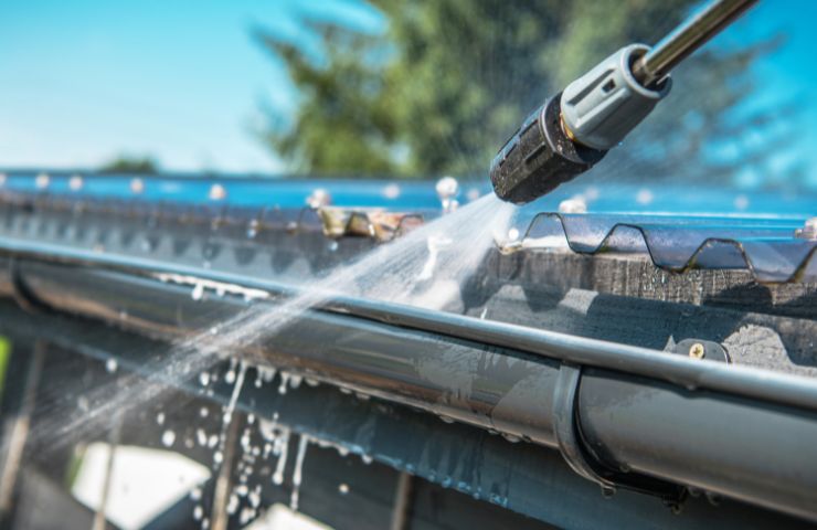 Recommended Gutter Cleaning Frequency in Chicago