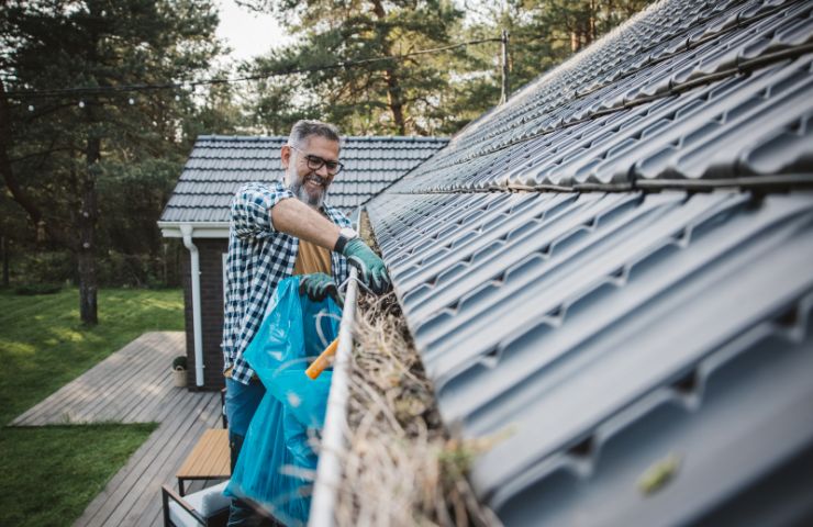 What Affects the Cost of Gutter Cleaning in Chicago
